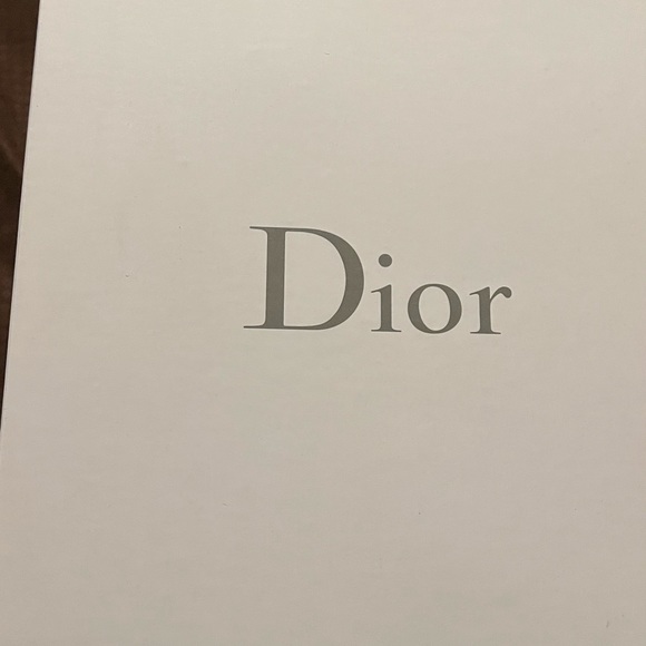 Dior chuck style sneaker still In good condition comes with box and dust bag - Picture 10 of 10